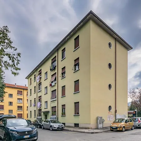 Apartment Host4u - House Maga In Brescia