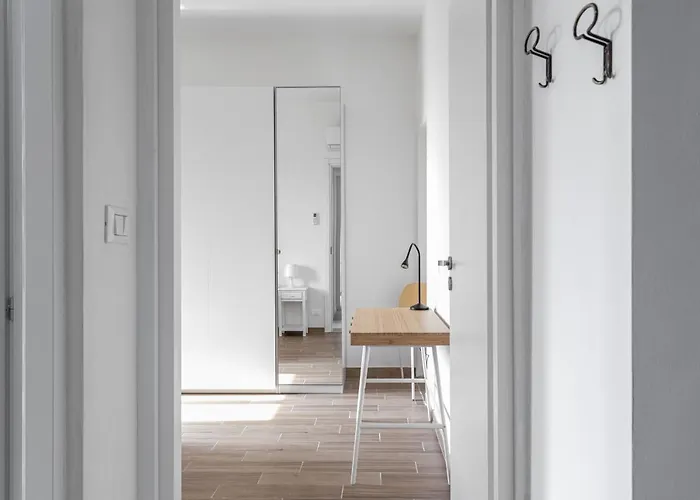 Apartment Host4u - House Maga In Brescia