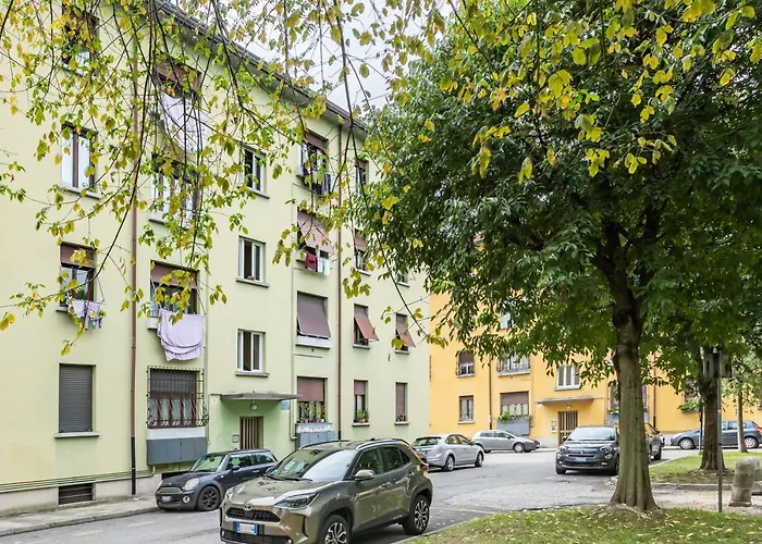 Host4u - House Maga In * Брешия