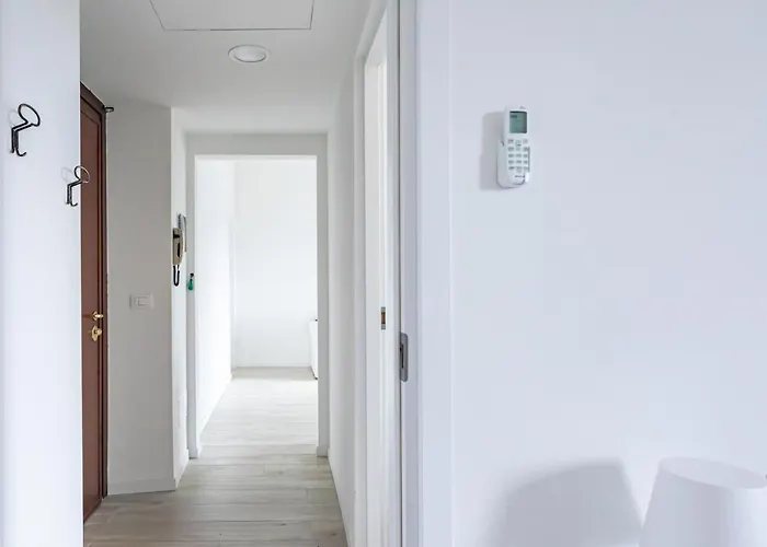 Host4u - House Maga In * Брешия