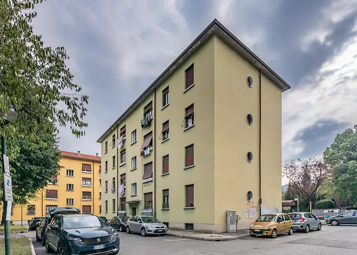 Апартаменты Host4u - House Maga In Брешия